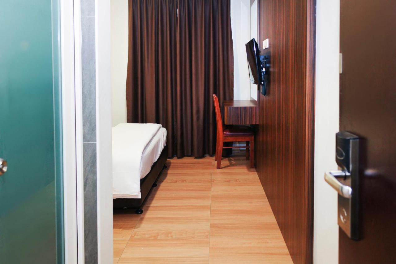 Oyo 90027 Happy Hotel Johor Bahru Exteriér fotografie