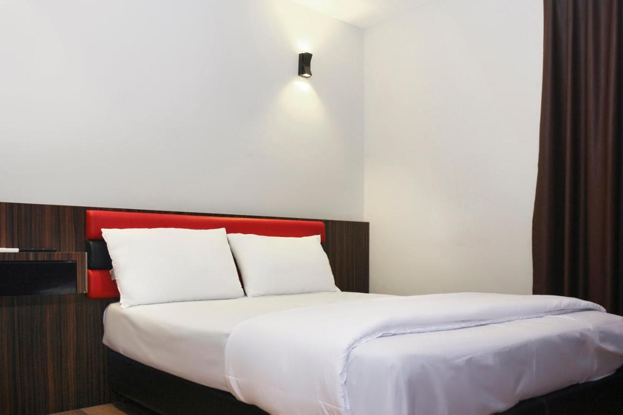 Oyo 90027 Happy Hotel Johor Bahru Exteriér fotografie
