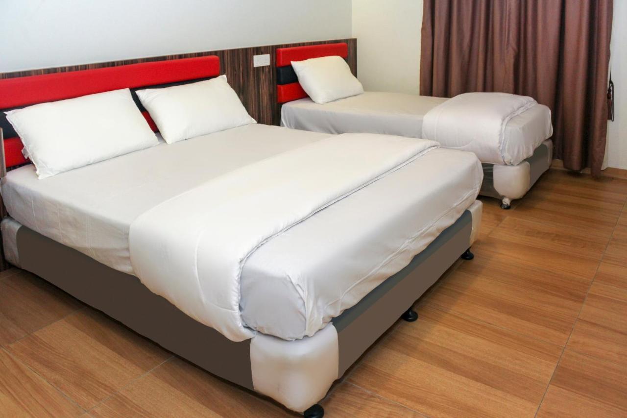 Oyo 90027 Happy Hotel Johor Bahru Exteriér fotografie